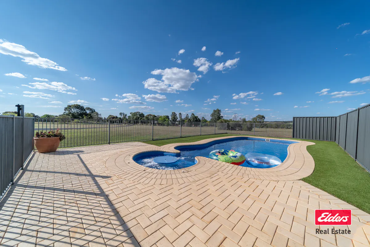4L Dunlop Road — photo 19 of 23
