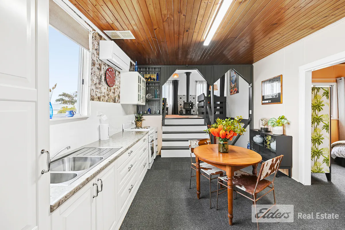 2 McFarlane Street — photo 6 of 18