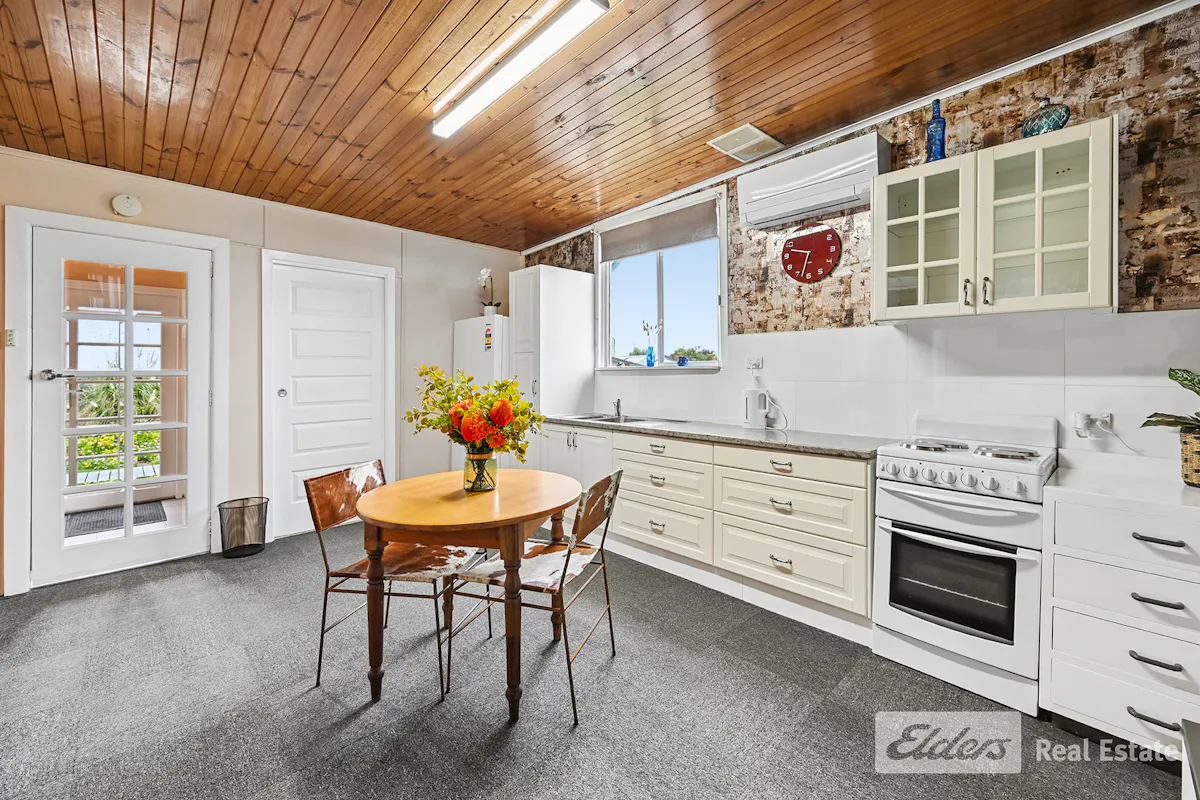 2 McFarlane Street — photo 7 of 18