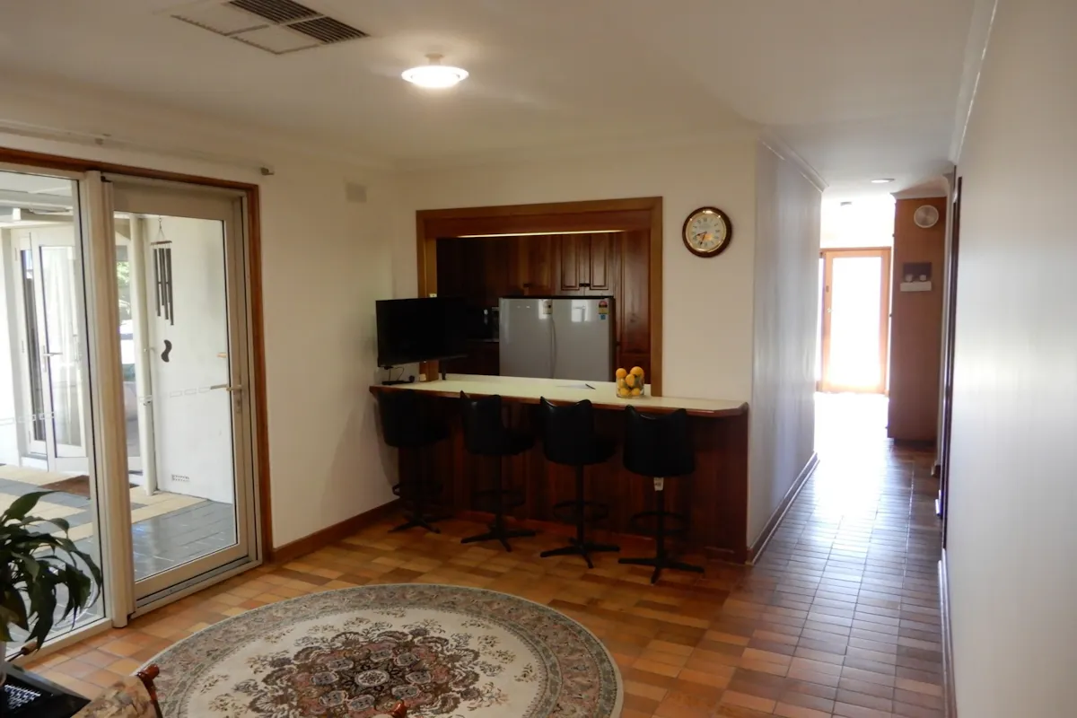 27 Memorial Avenue — photo 6 of 14
