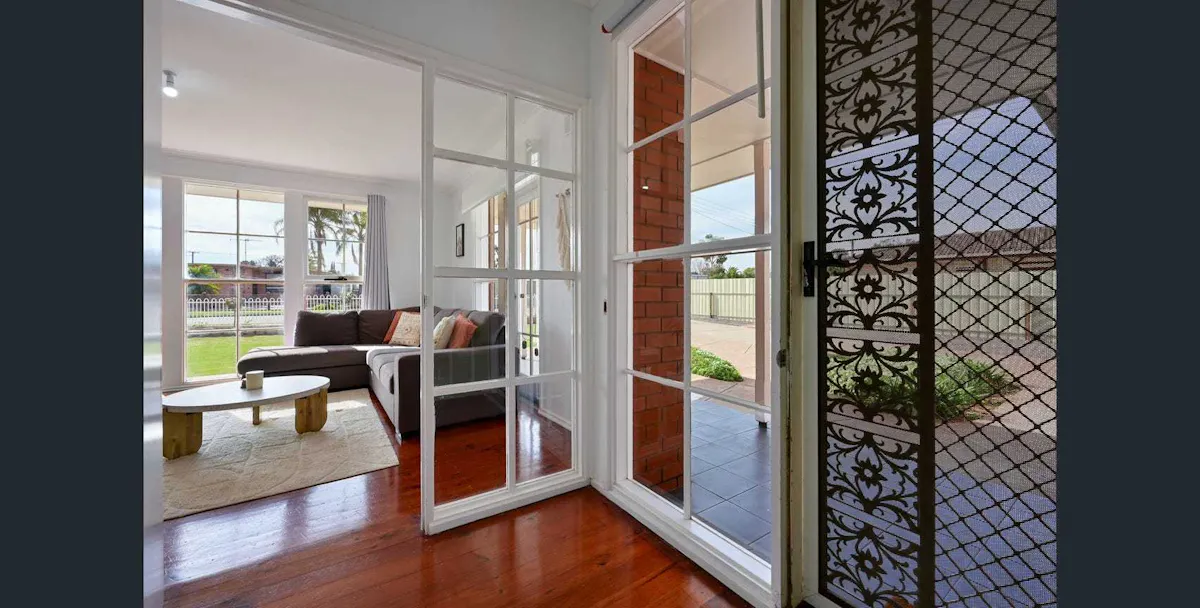 1 Darragh Street — photo 3 of 19
