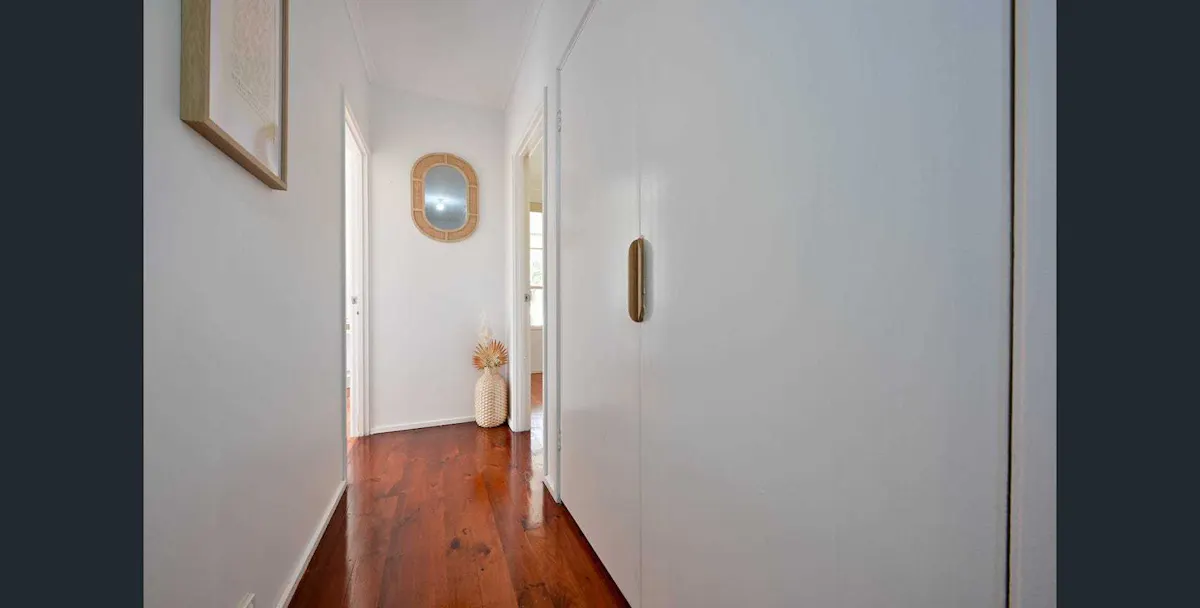 1 Darragh Street — photo 11 of 19