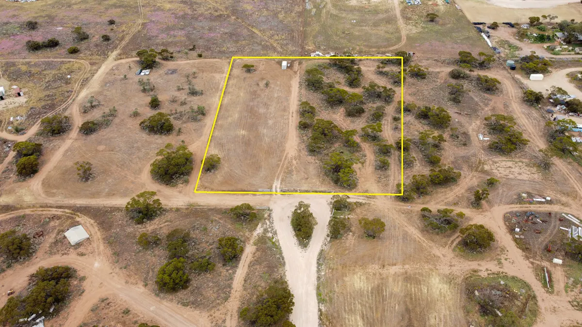 8 Mallee Court — photo 2 of 9