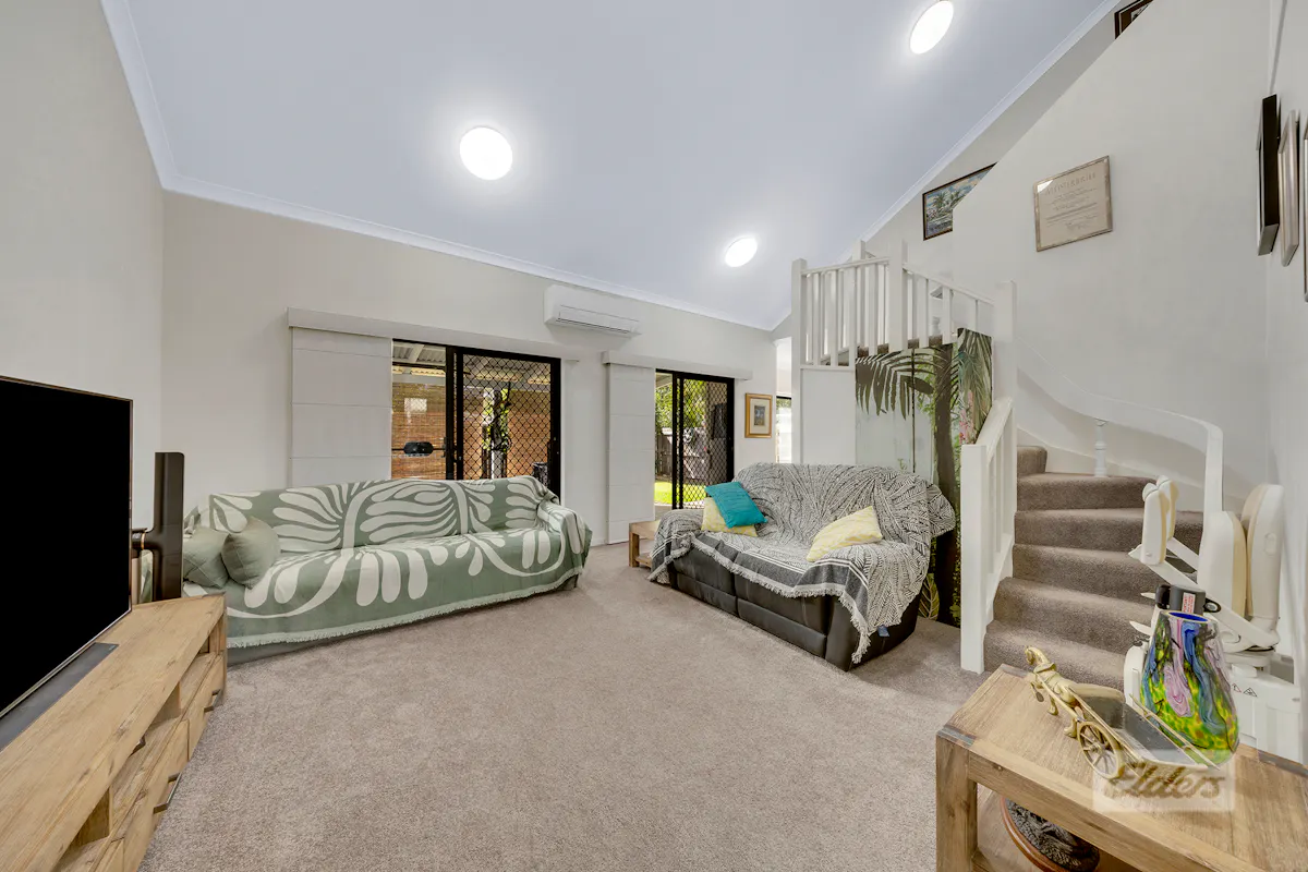 19/1 Michel Place — photo 3 of 17