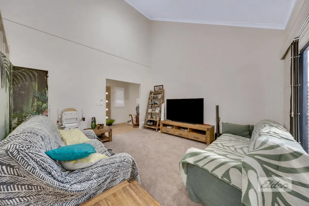 19/1 Michel Place — photo 4 of 17