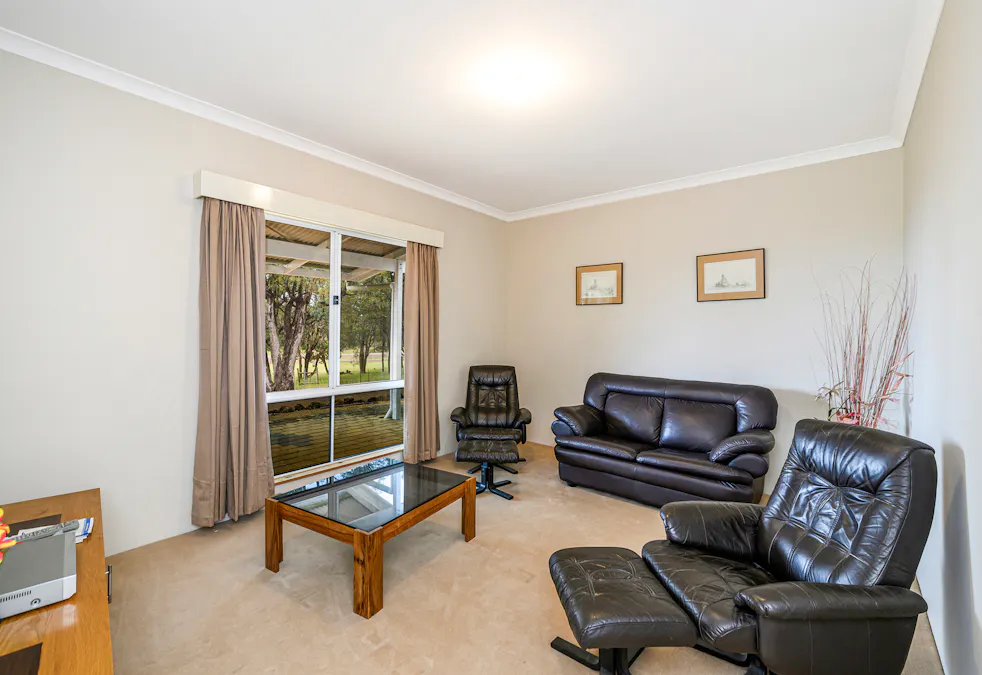 136 Powderbark Road, Lower Chittering, WA, 6084 - Image 9