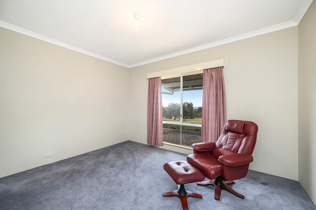 136 Powderbark Road, Lower Chittering, WA, 6084 - Image 13