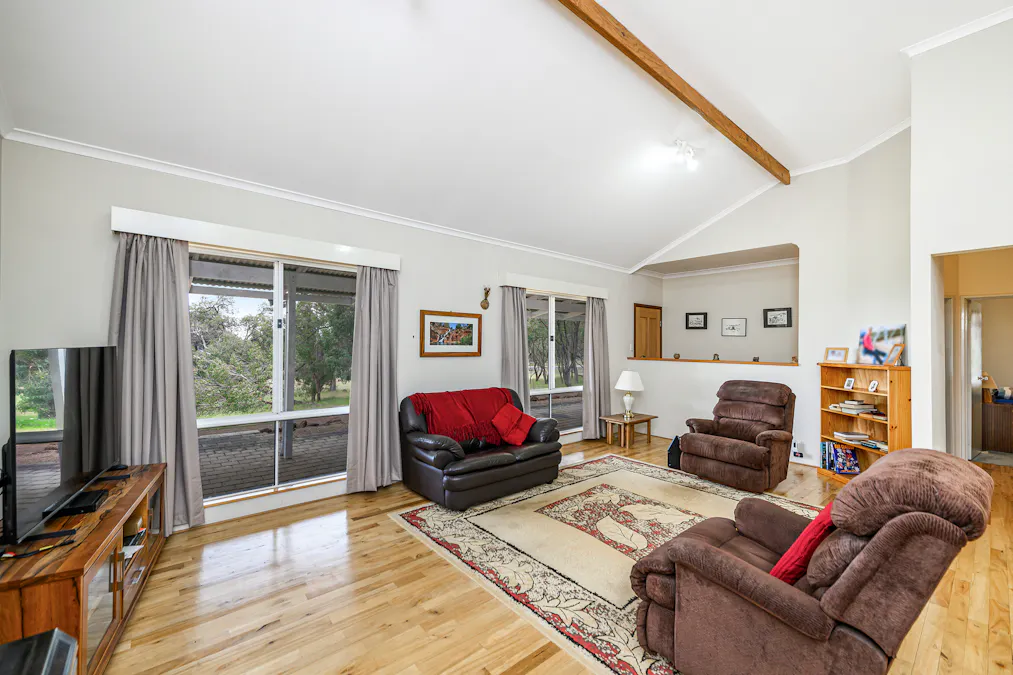 136 Powderbark Road, Lower Chittering, WA, 6084 - Image 4