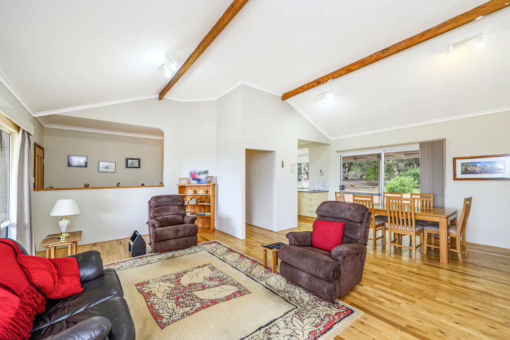 136 Powderbark Road, Lower Chittering, WA, 6084 - Image 6