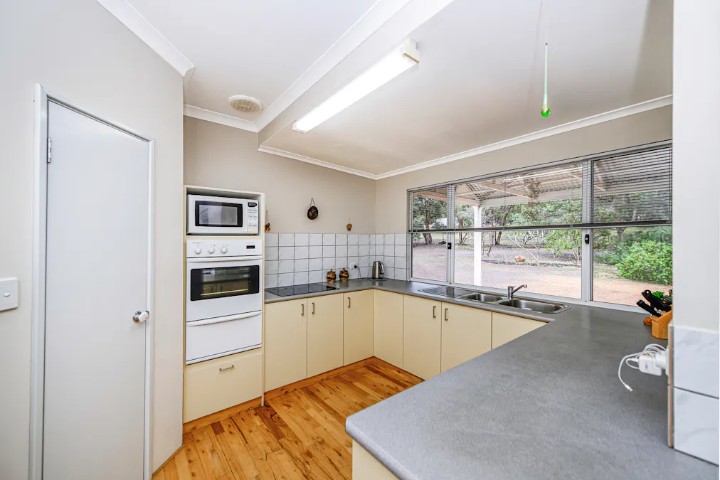 136 Powderbark Road, Lower Chittering, WA, 6084 - Image 7