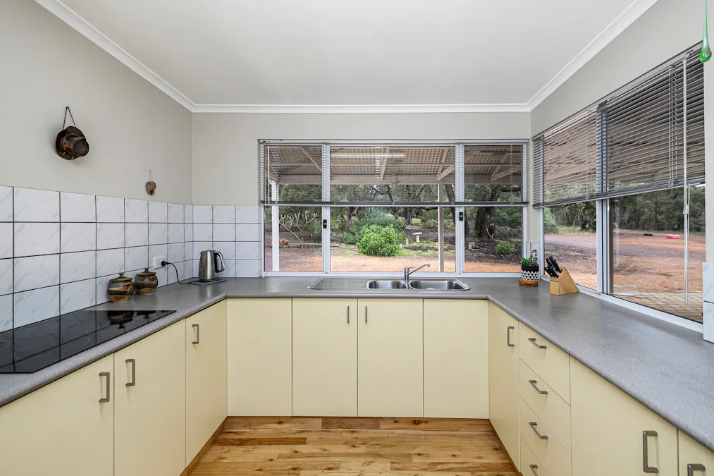 136 Powderbark Road, Lower Chittering, WA, 6084 - Image 8