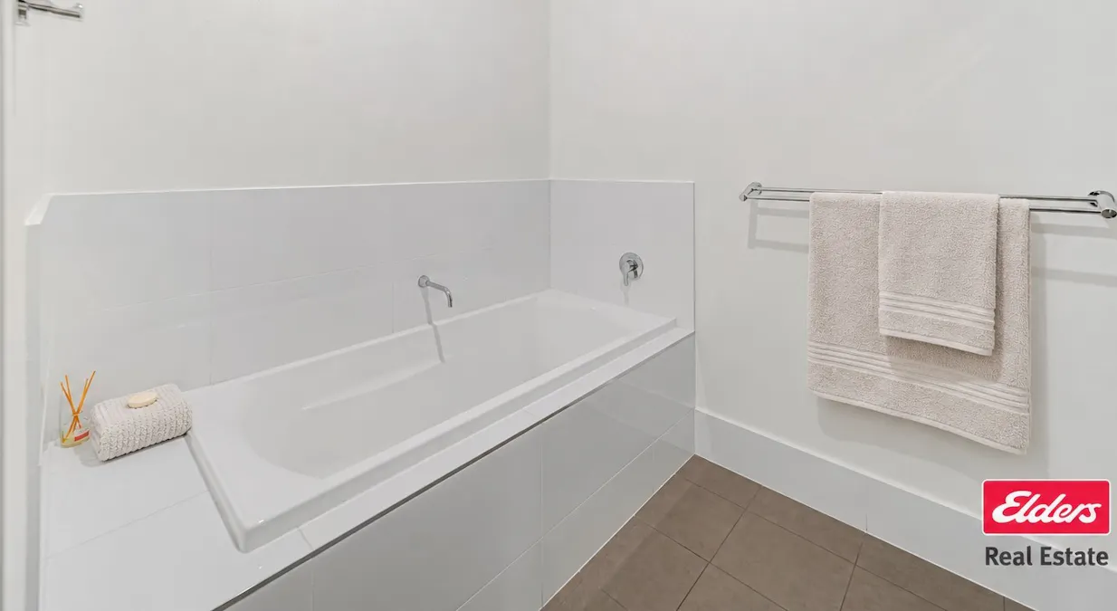 17 Fountain Circuit, Dubbo, NSW, 2830 - Image 8