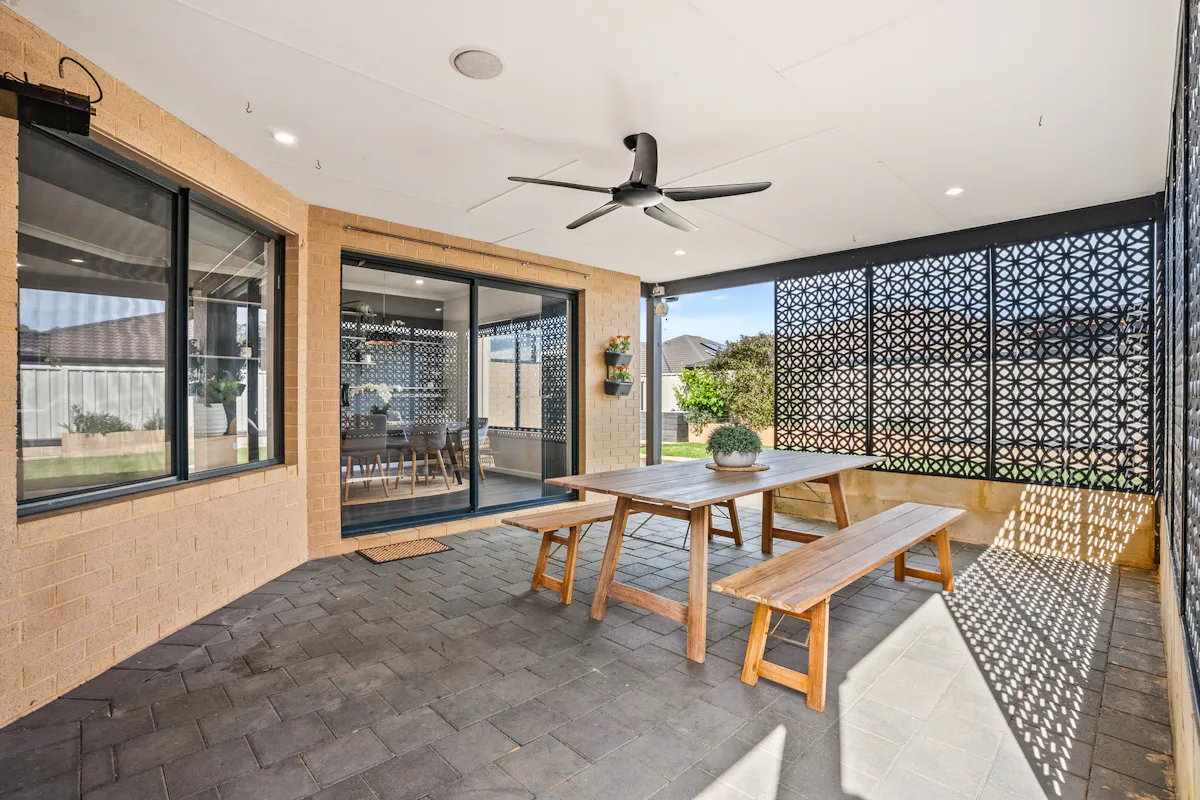 17 Molonglo Crescent — photo 23 of 29
