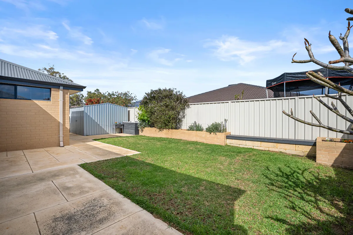 17 Molonglo Crescent — photo 25 of 29