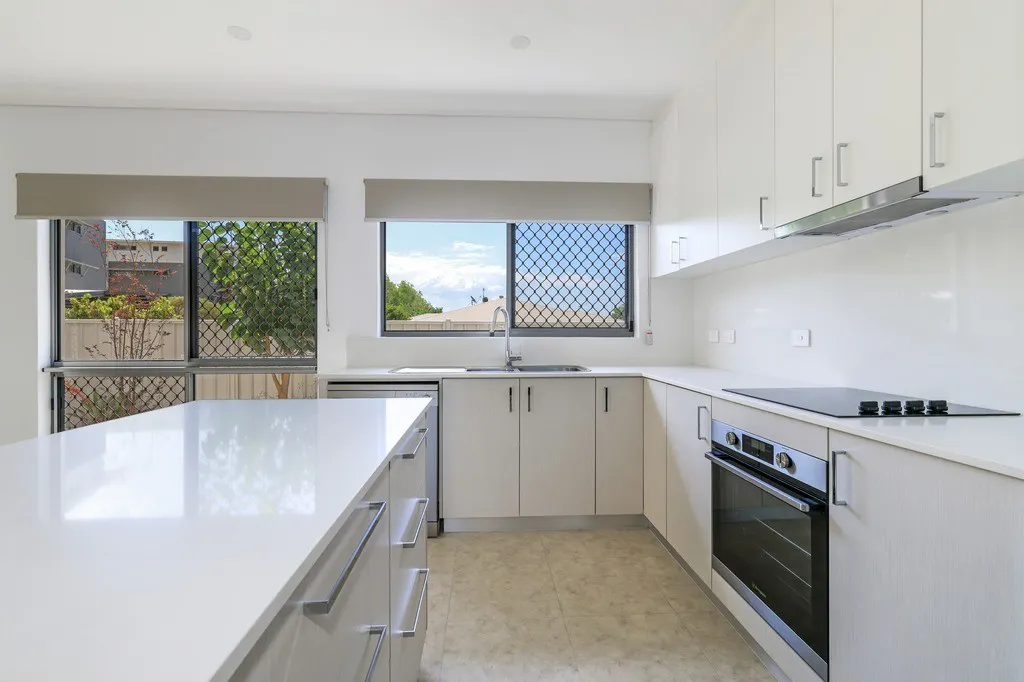 2/9 Havelock Street — photo 2 of 21