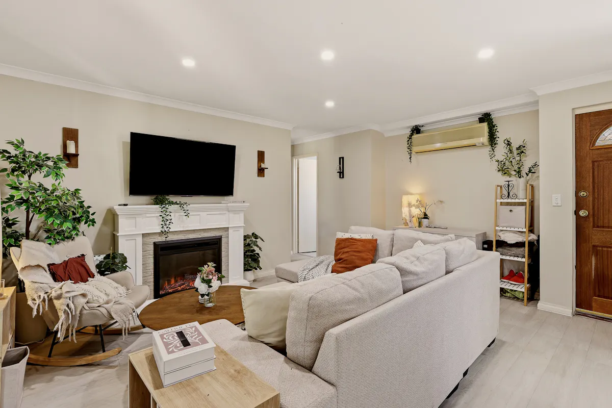 10/8 Ashford Avenue — photo 4 of 26