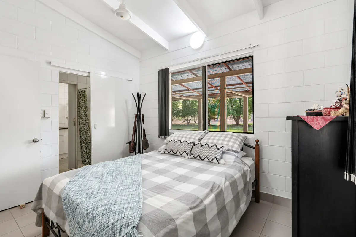 255 Livingstone Road — photo 6 of 30