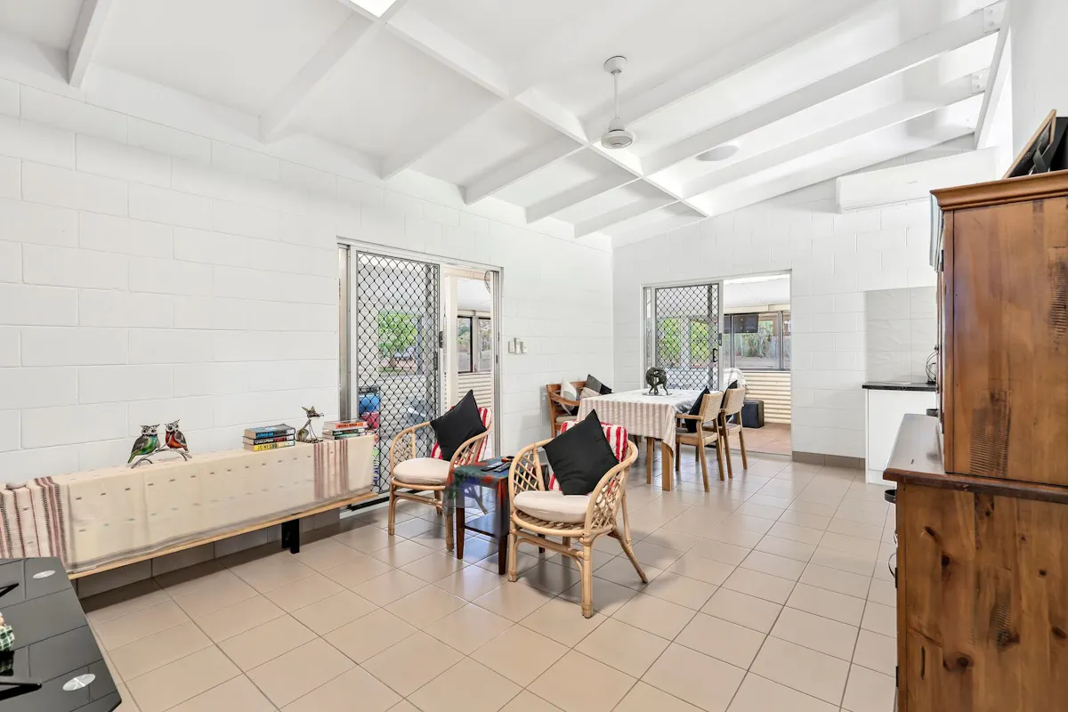 255 Livingstone Road — photo 4 of 30