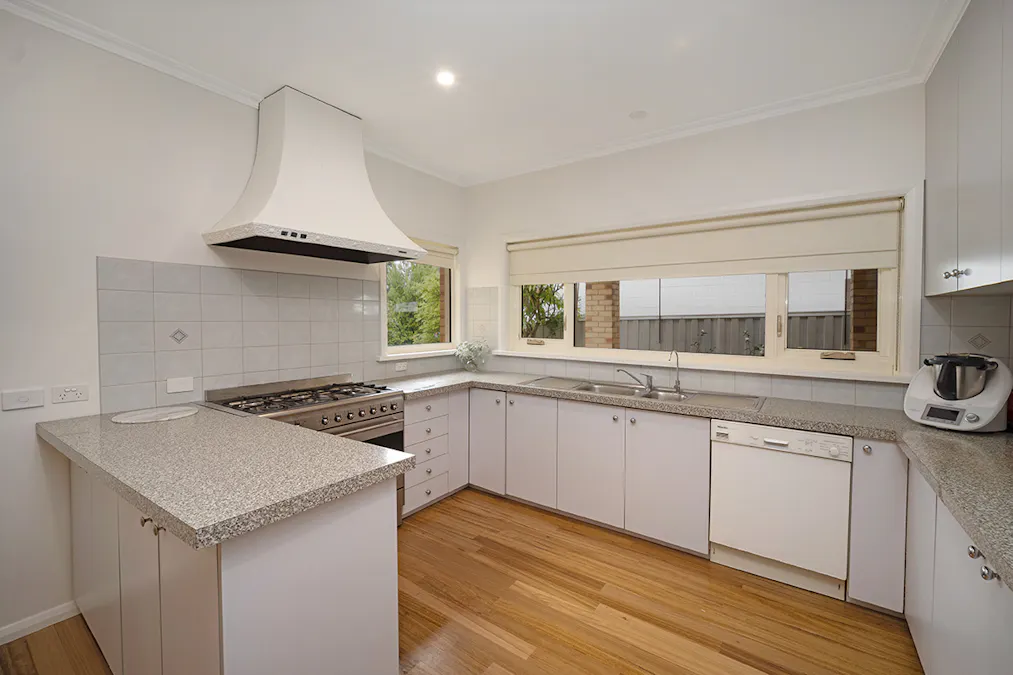 57 Alexandra Parade, Hamilton, VIC, 3300 - Image 6