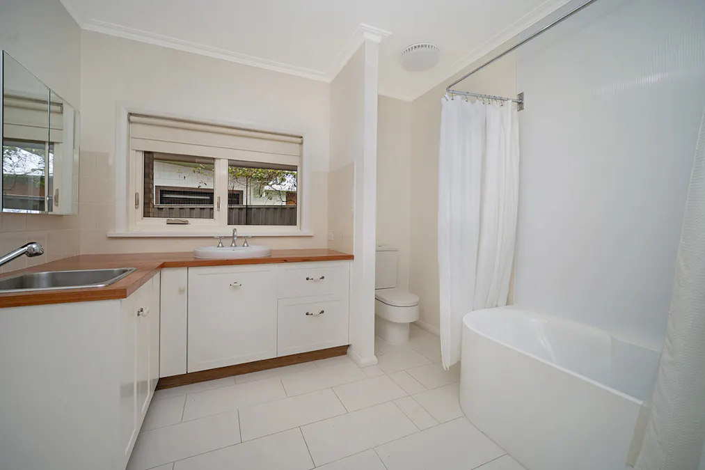 57 Alexandra Parade, Hamilton, VIC, 3300 - Image 13