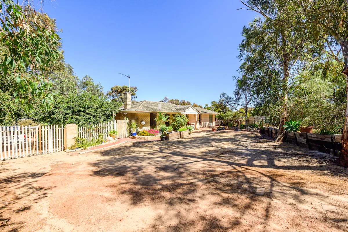 63 Goomalling Road — photo 2 of 29