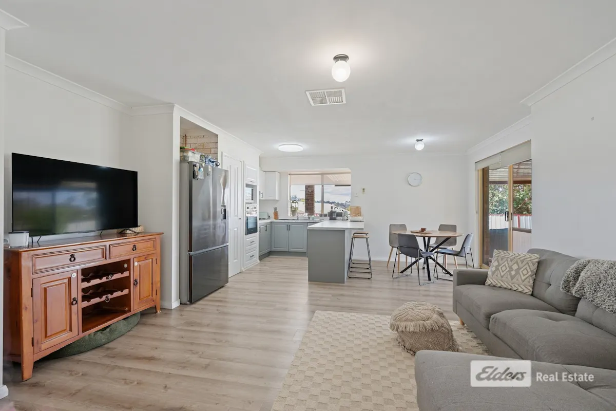 17 Elvey Place — photo 3 of 11