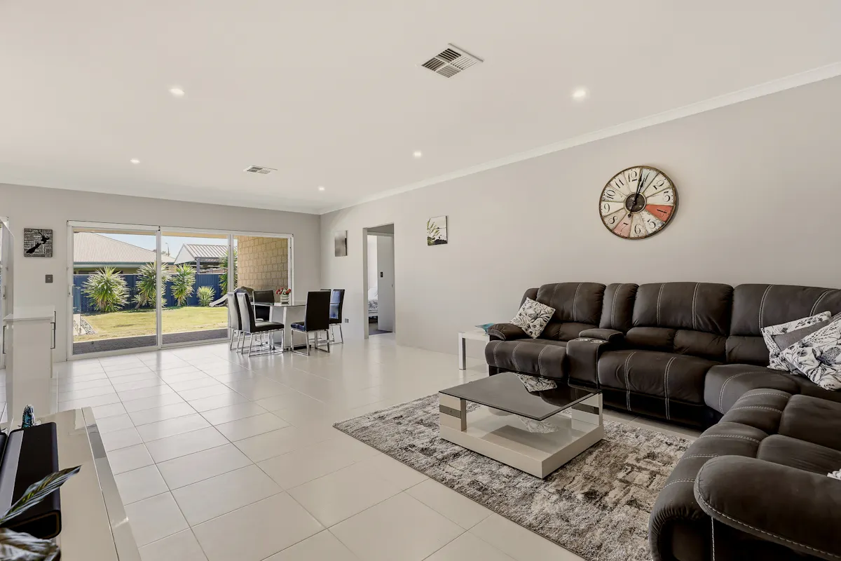 25 Tallowood Avenue — photo 13 of 30