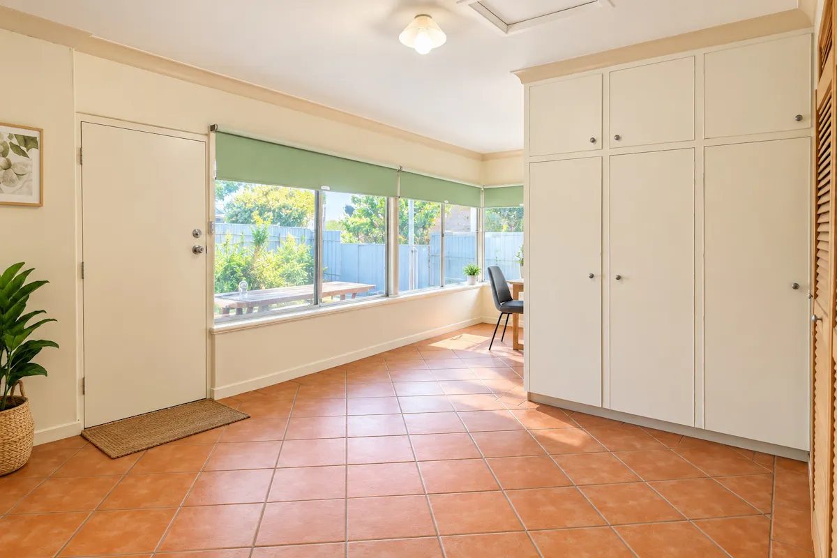 123 Hindmarsh Road — photo 5 of 13