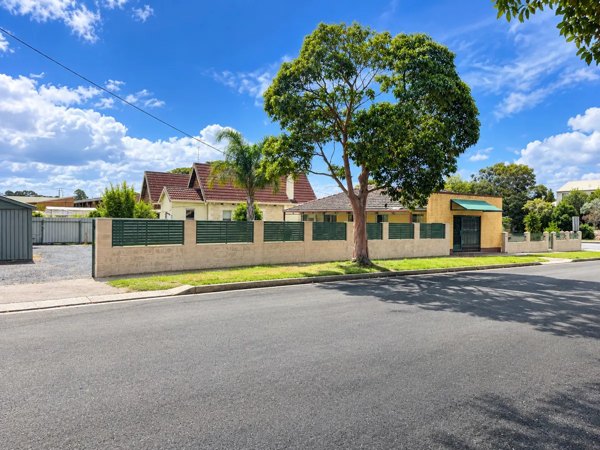 123 Hindmarsh Road — photo 2 of 13