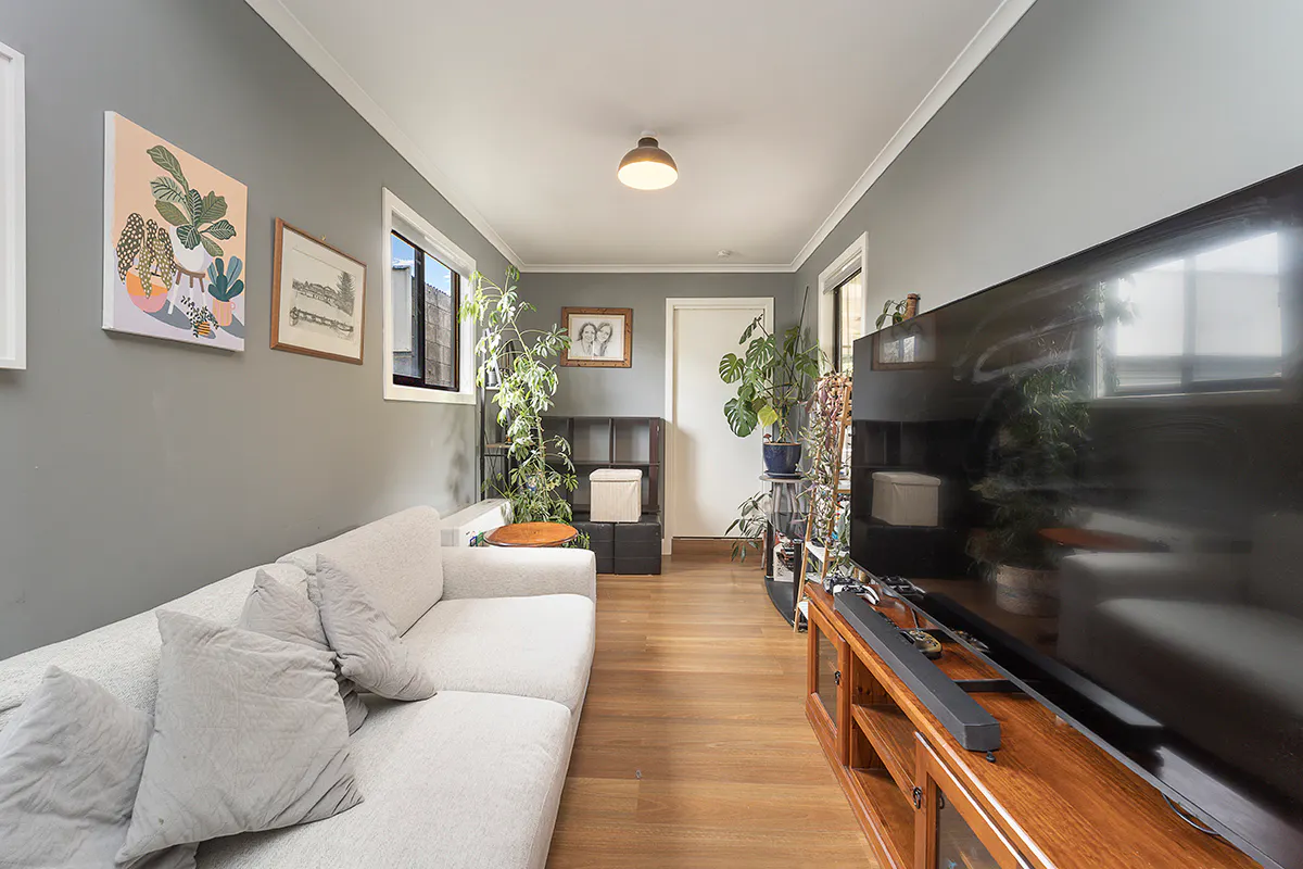 9 Clarence Street — photo 5 of 13