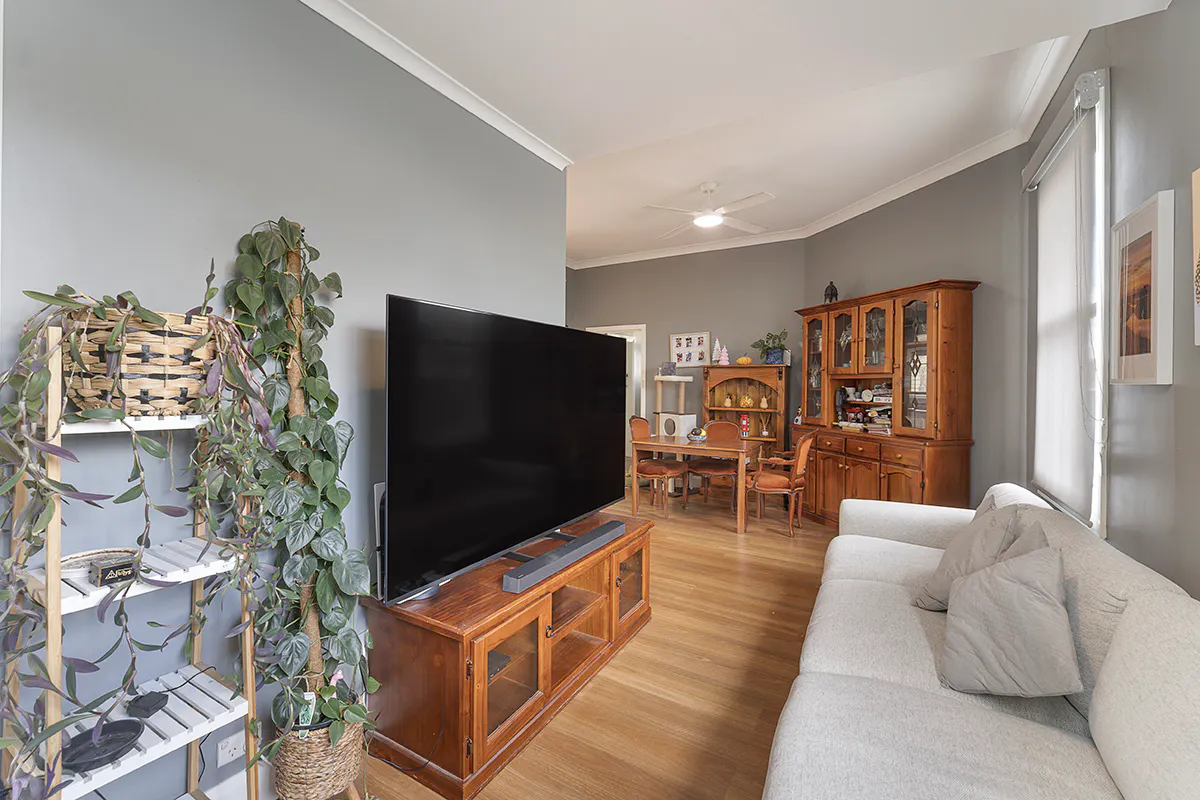 9 Clarence Street — photo 4 of 13