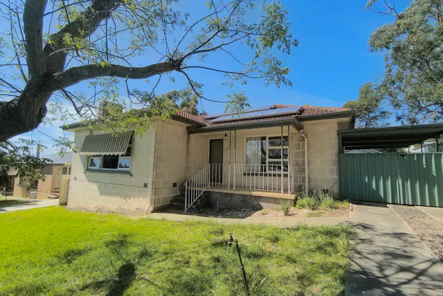 12 Pine Grove — photo from Elders Real Estate Naracoorte