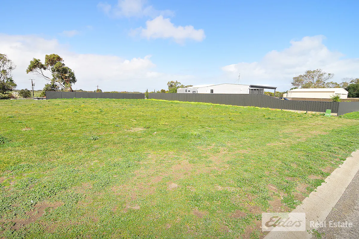 DegGuichen Drive — photo 2 of 6