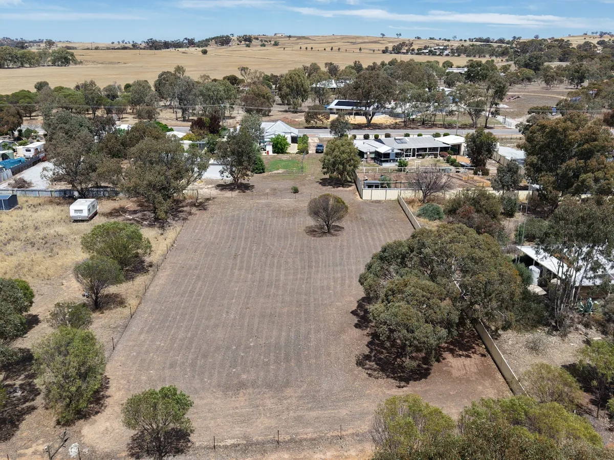 34 Great Southern Highway — photo 3 of 30