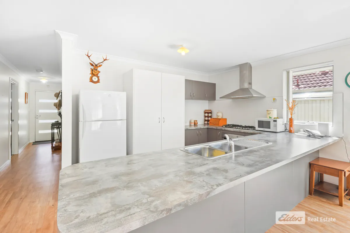 24 Elizabeth Street — photo 5 of 26