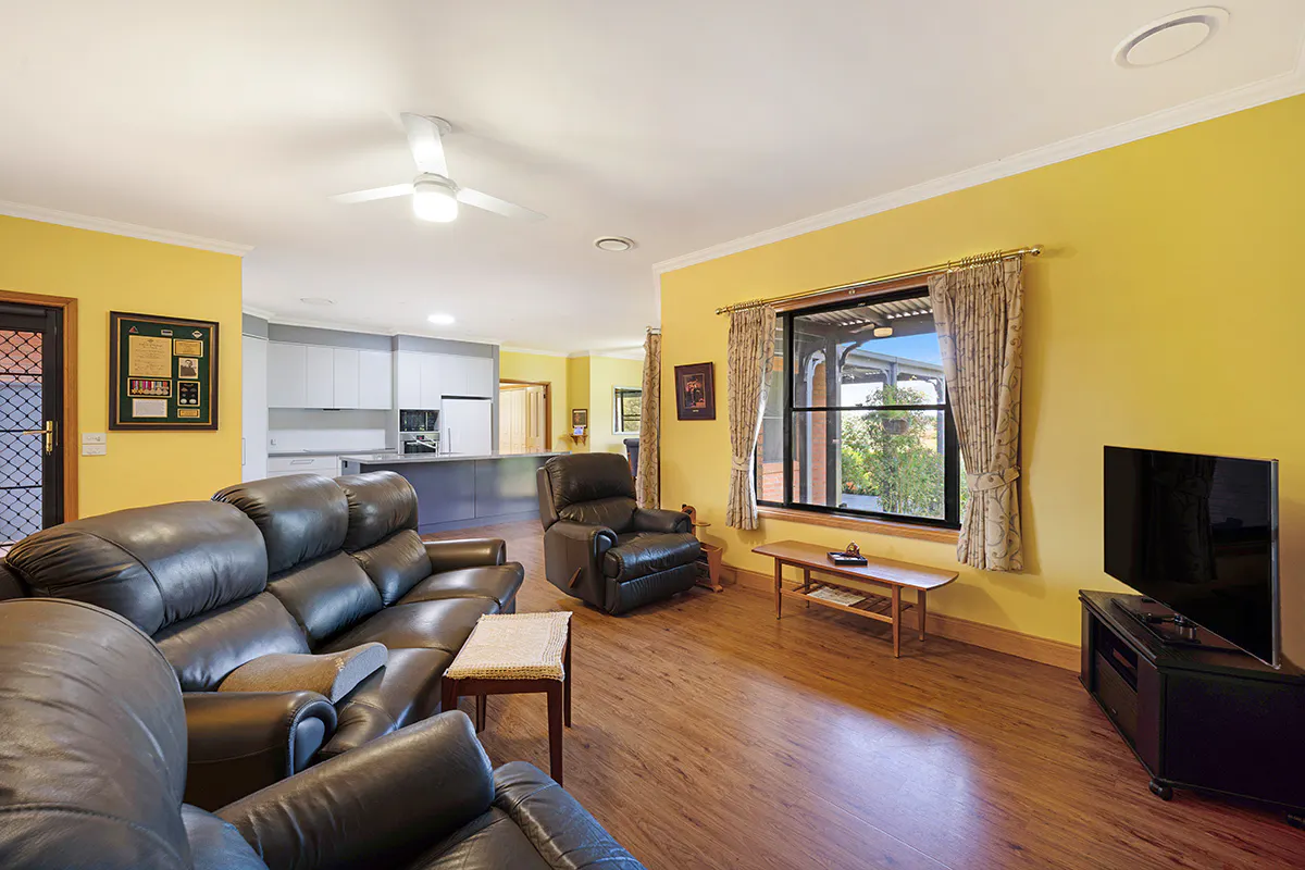 53 Leura Lane — photo 3 of 30