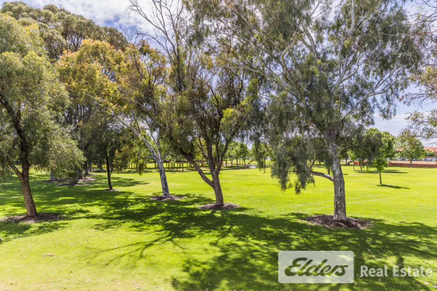 9/24 Westralia Gardens — photo 10 of 11