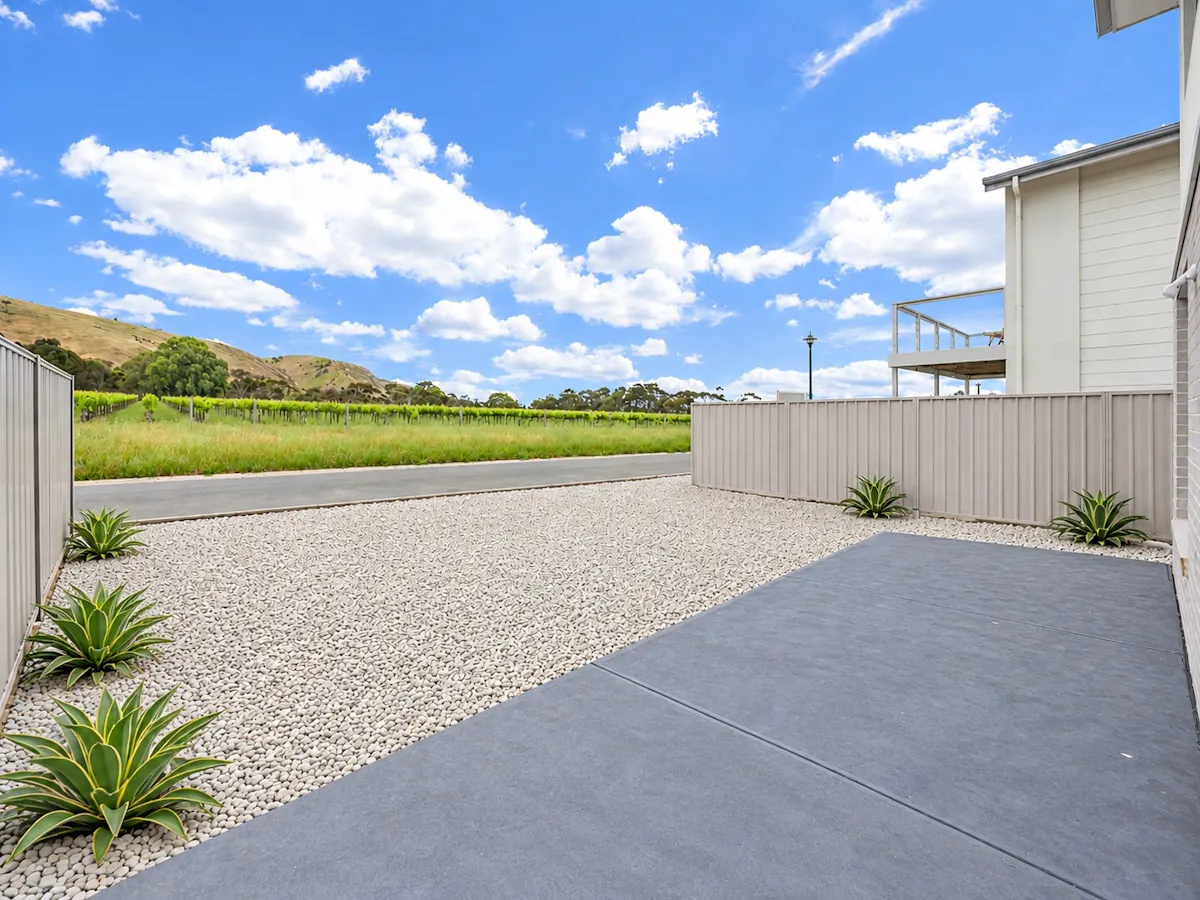 16/55 The Vines Drive — photo 4 of 21