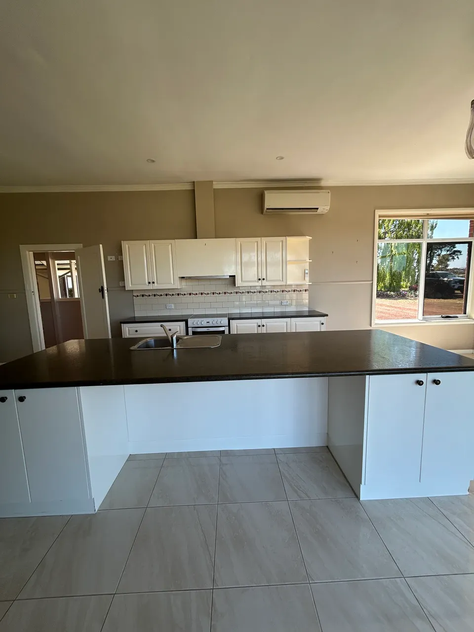 7540 Glenelg Highway — photo 10 of 17