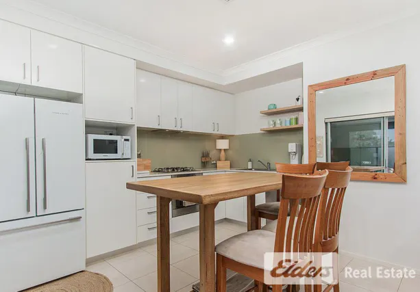 8/82 Lewington Street — photo 2 of 19