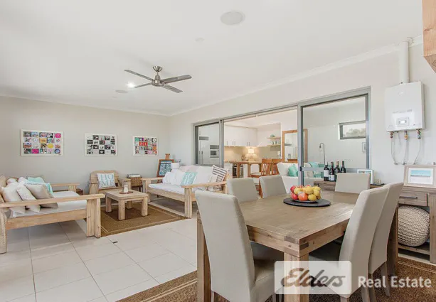 8/82 Lewington Street — photo 3 of 19