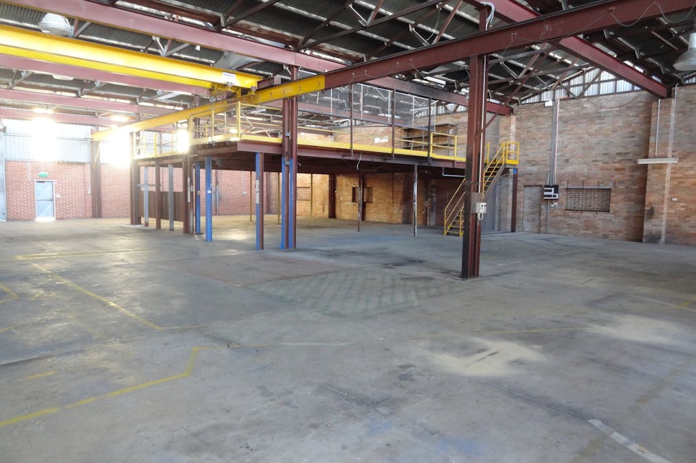 Unit 1 2 Vale Road, Bathurst, NSW, 2795 - Image 2