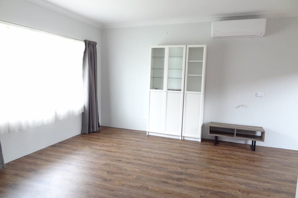 3/240 Russell Street, Bathurst, NSW, 2795 - Image 2