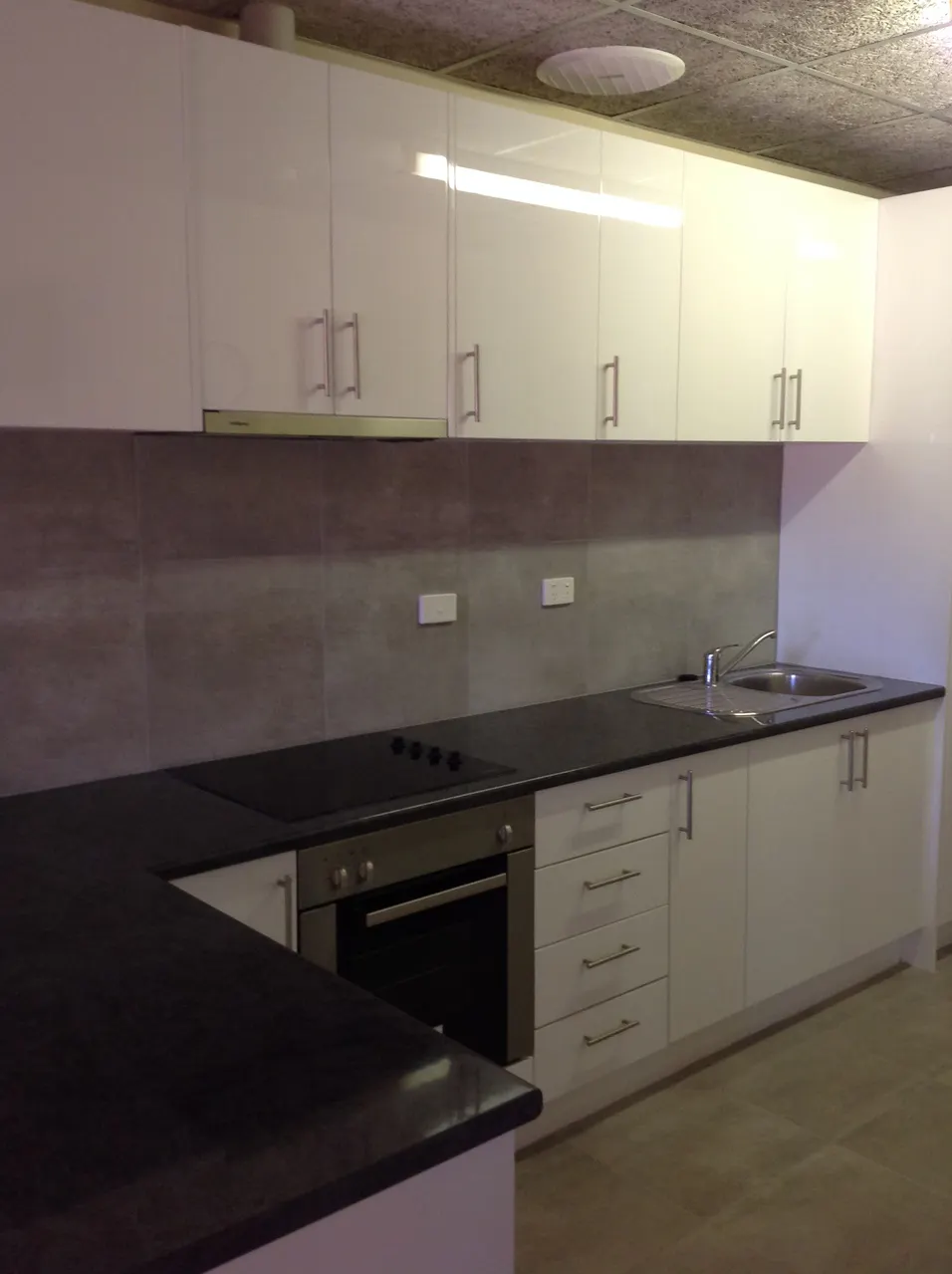 Unit 3/32 Roberts Terrace — photo 2 of 8