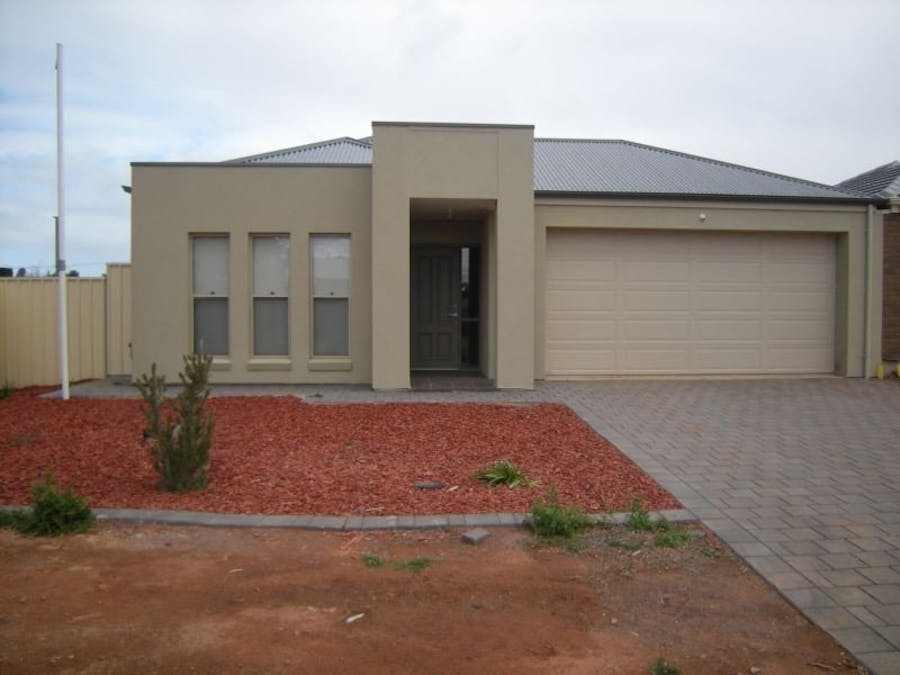17 Phillips Street, Whyalla Stuart, SA, 5608 - Image 1