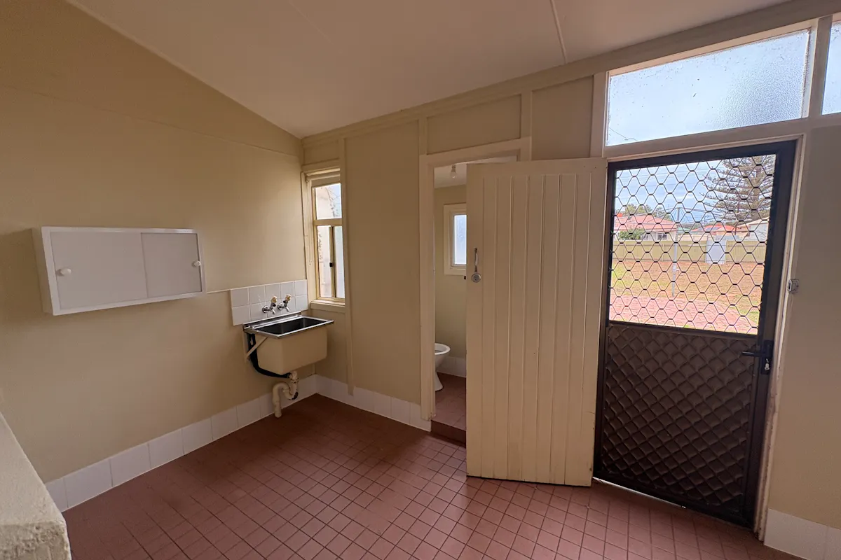132 Playford Avenue — photo 7 of 9