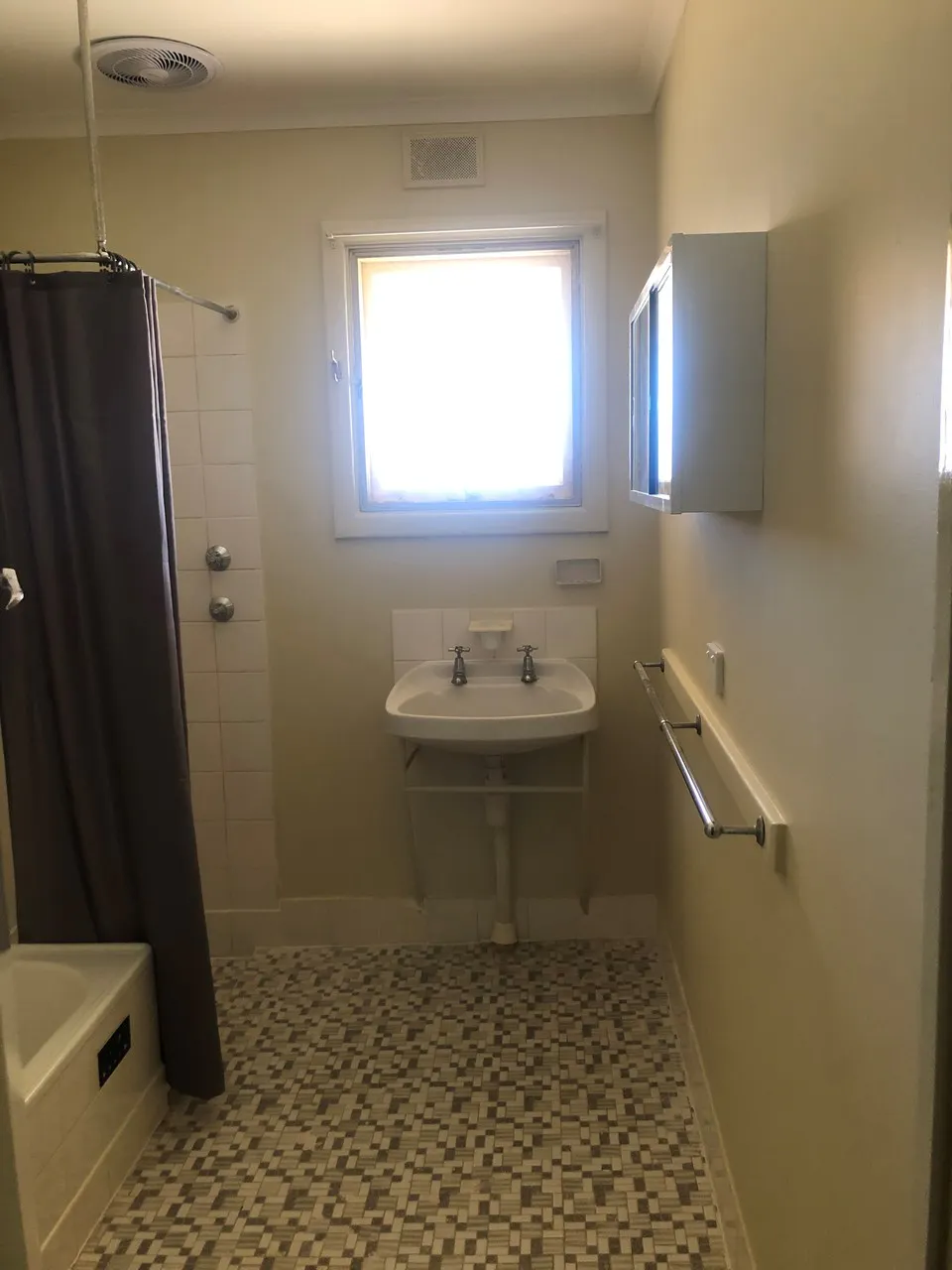 28 Brodie Street — photo 7 of 11