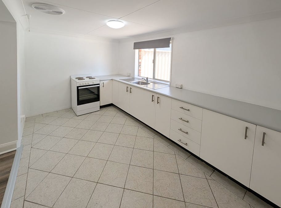 121 Stewart Street, Bathurst, NSW, 2795 - Image 7