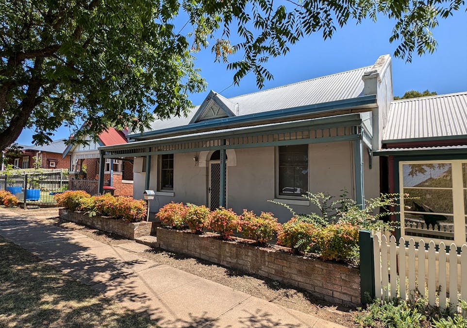 121 Stewart Street, Bathurst, NSW, 2795 - Image 1