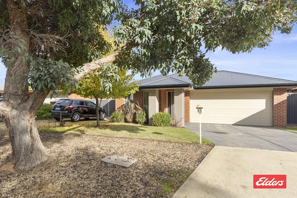 11 Robinson Way, Yarrawonga, VIC, 3730 - Image 1